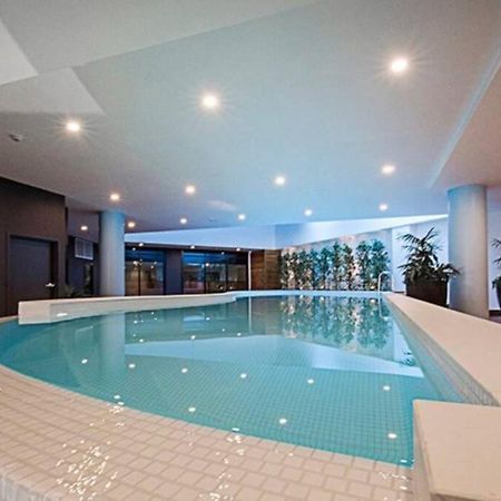 Luxe 2Br Executive Apartment Kingston Pool Parking Wifi Bbq Wine Exterior photo
