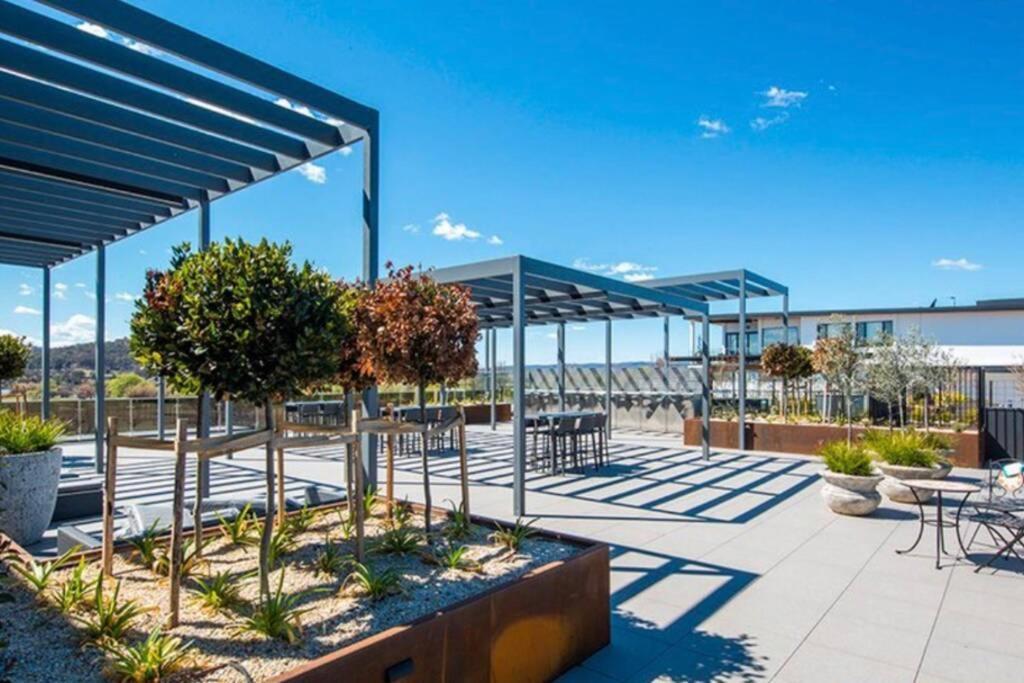 Luxe 2Br Executive Apartment Kingston Pool Parking Wifi Bbq Wine Exterior photo