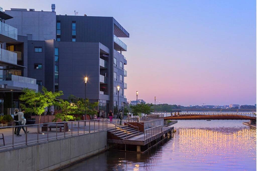 Luxe 2Br Executive Apartment Kingston Pool Parking Wifi Bbq Wine Exterior photo