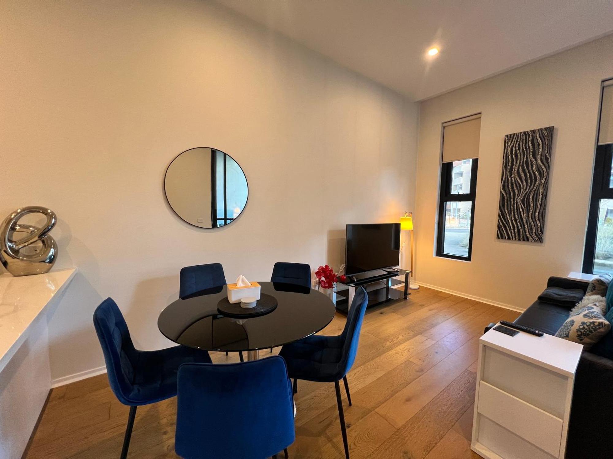 Luxe 2Br Executive Apartment Kingston Pool Parking Wifi Bbq Wine Exterior photo