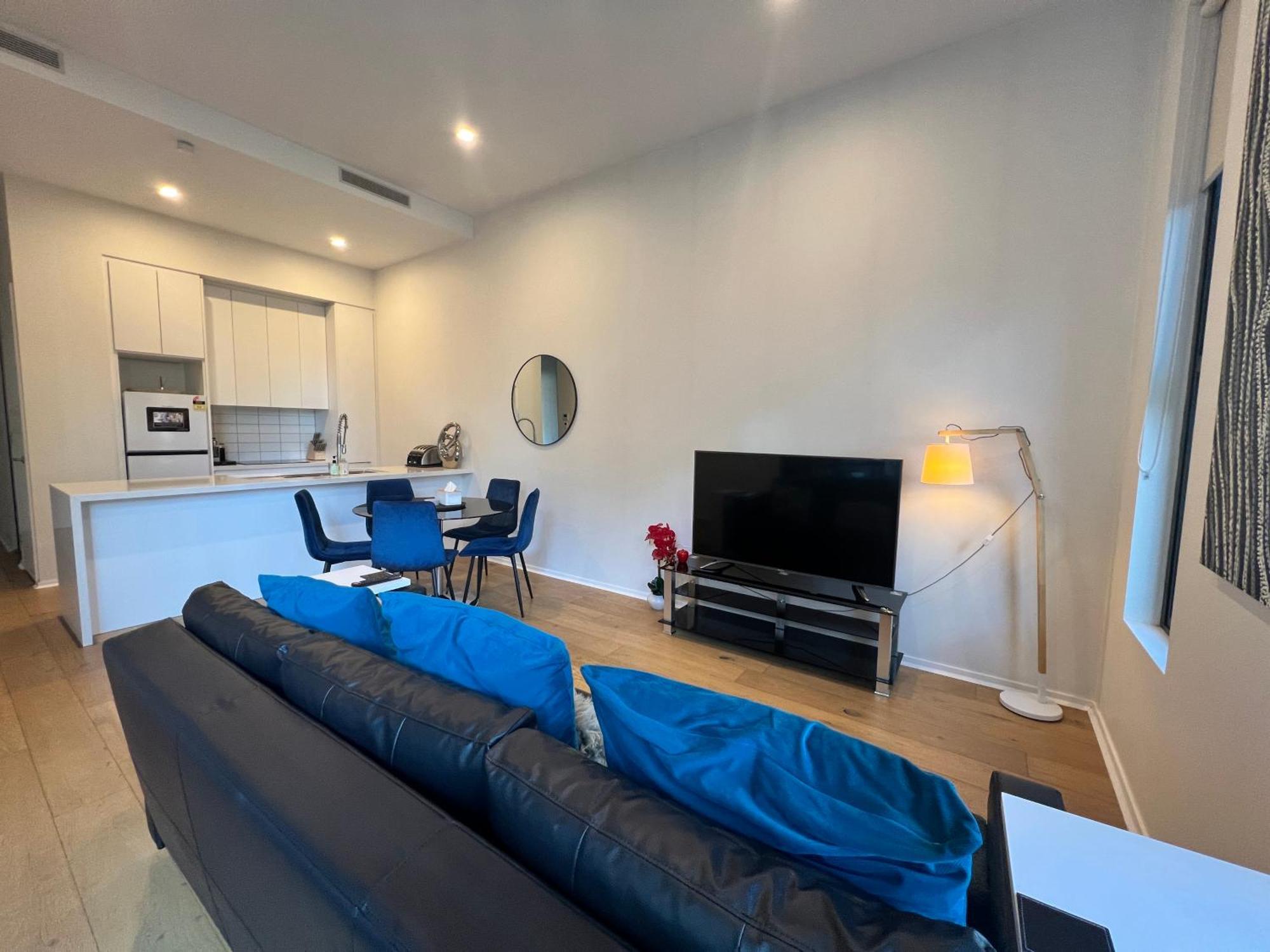 Luxe 2Br Executive Apartment Kingston Pool Parking Wifi Bbq Wine Exterior photo